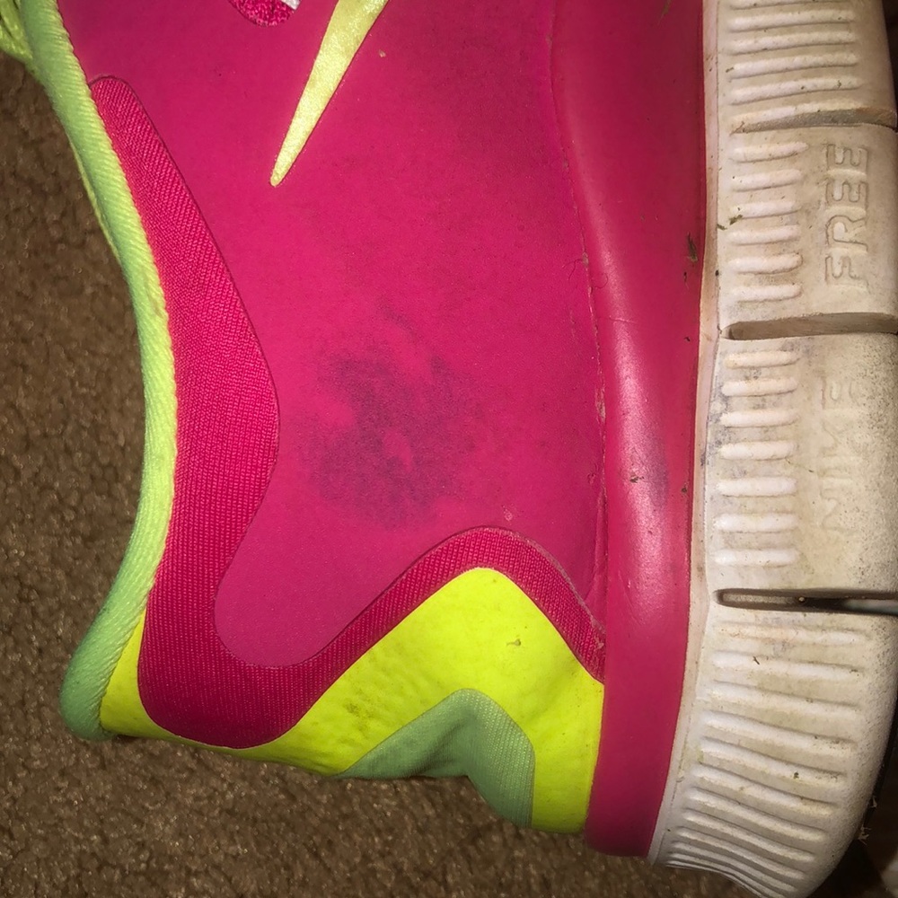 used nikes!!!! - Picture 6 of 8